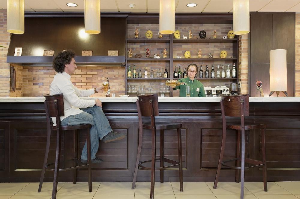 Hotel ibis Braganca Bagian luar foto