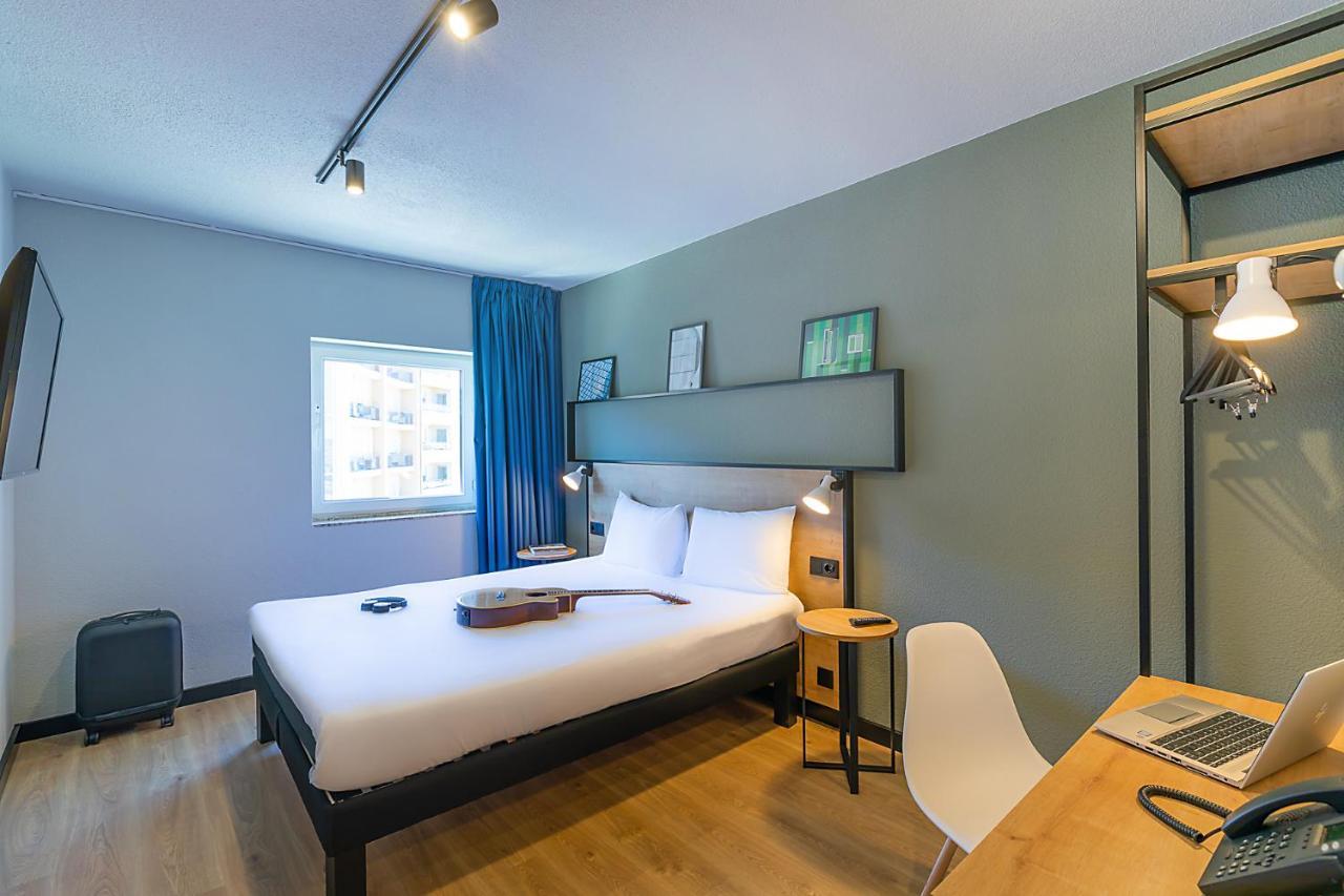 Hotel ibis Braganca Bagian luar foto