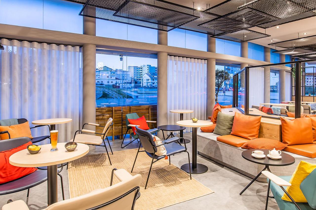 Hotel ibis Braganca Bagian luar foto