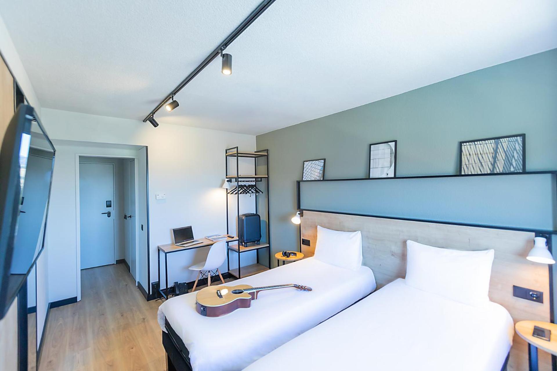 Hotel ibis Braganca Bagian luar foto