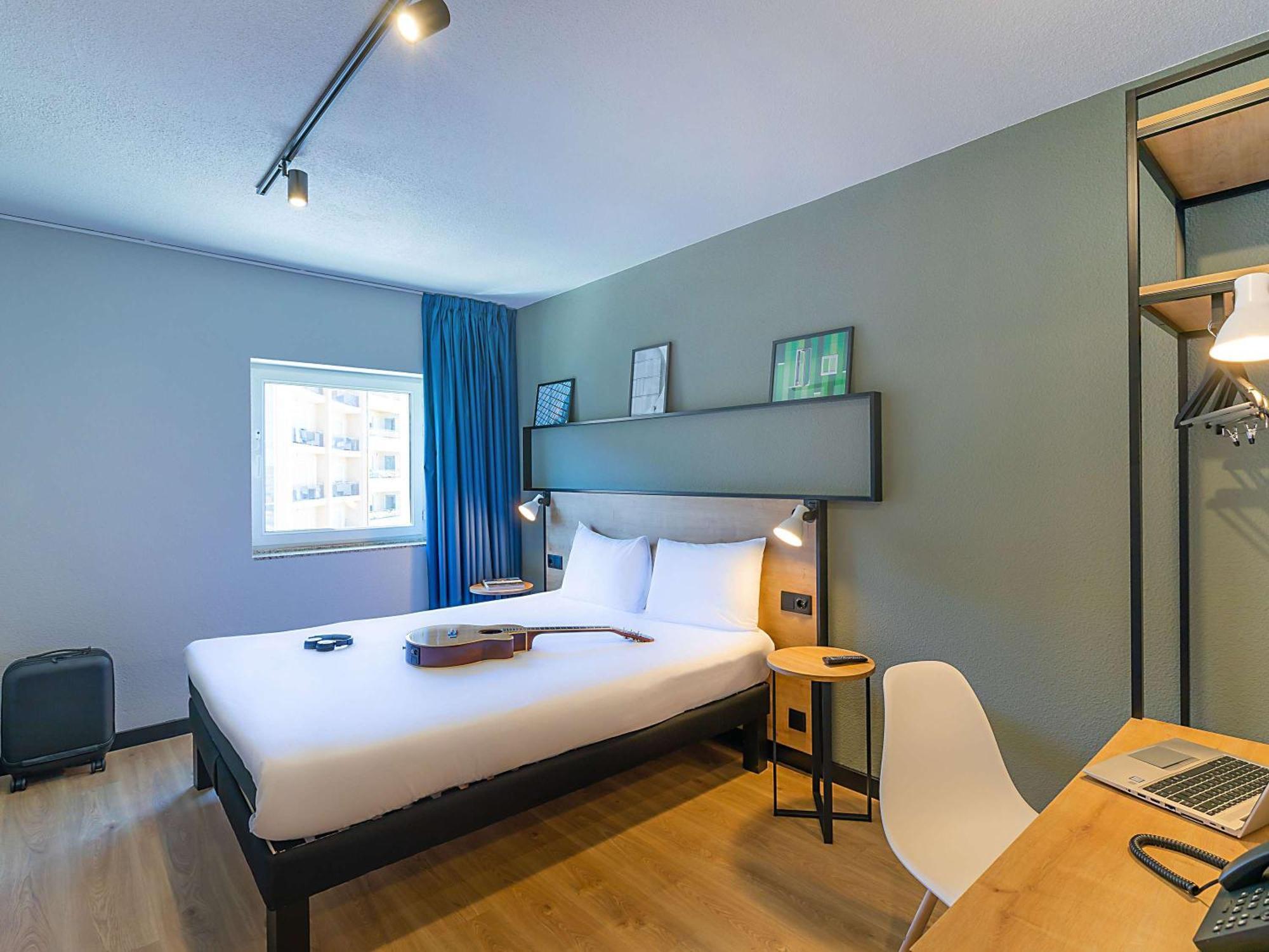 Hotel ibis Braganca Bagian luar foto