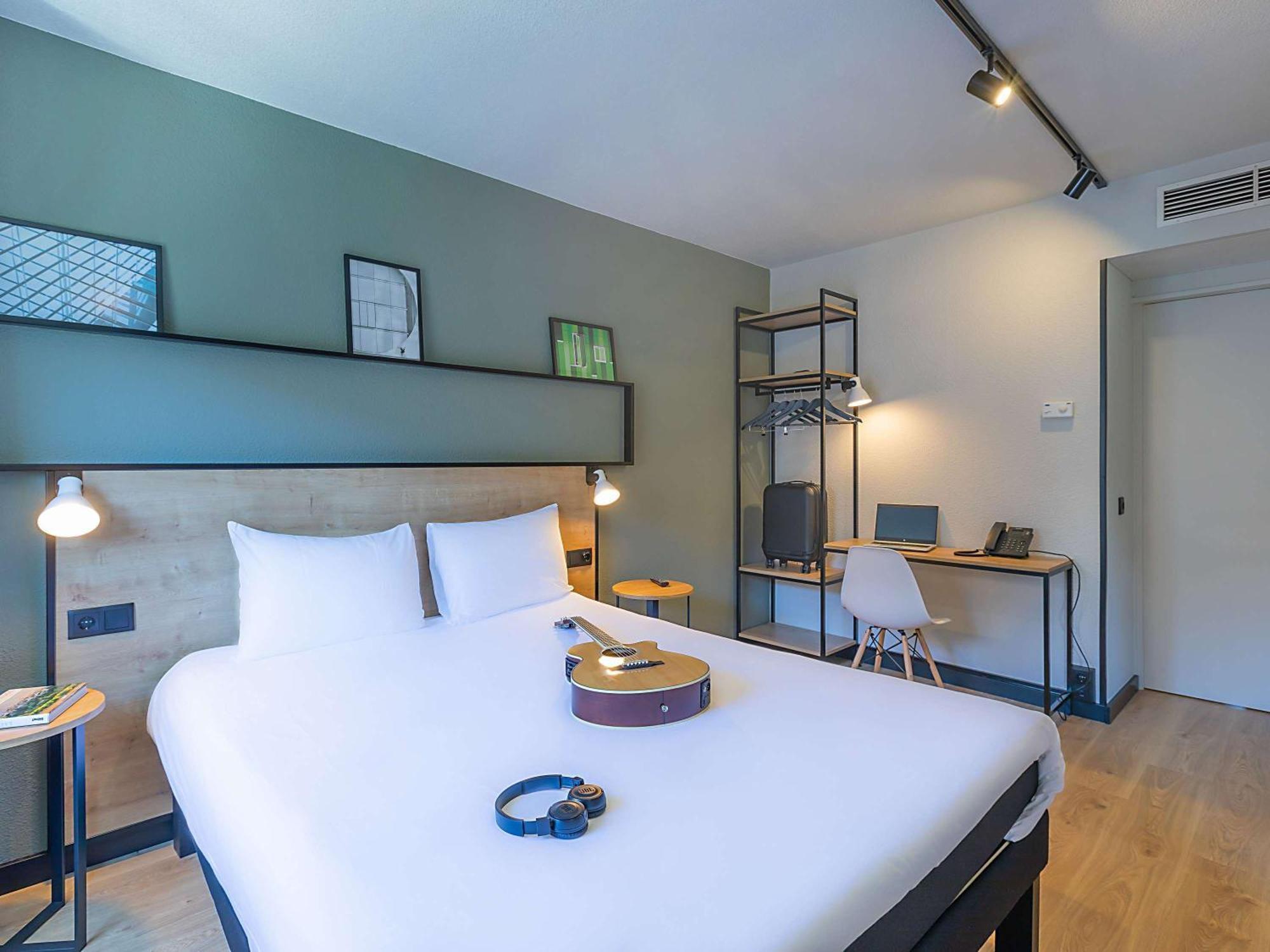 Hotel ibis Braganca Bagian luar foto