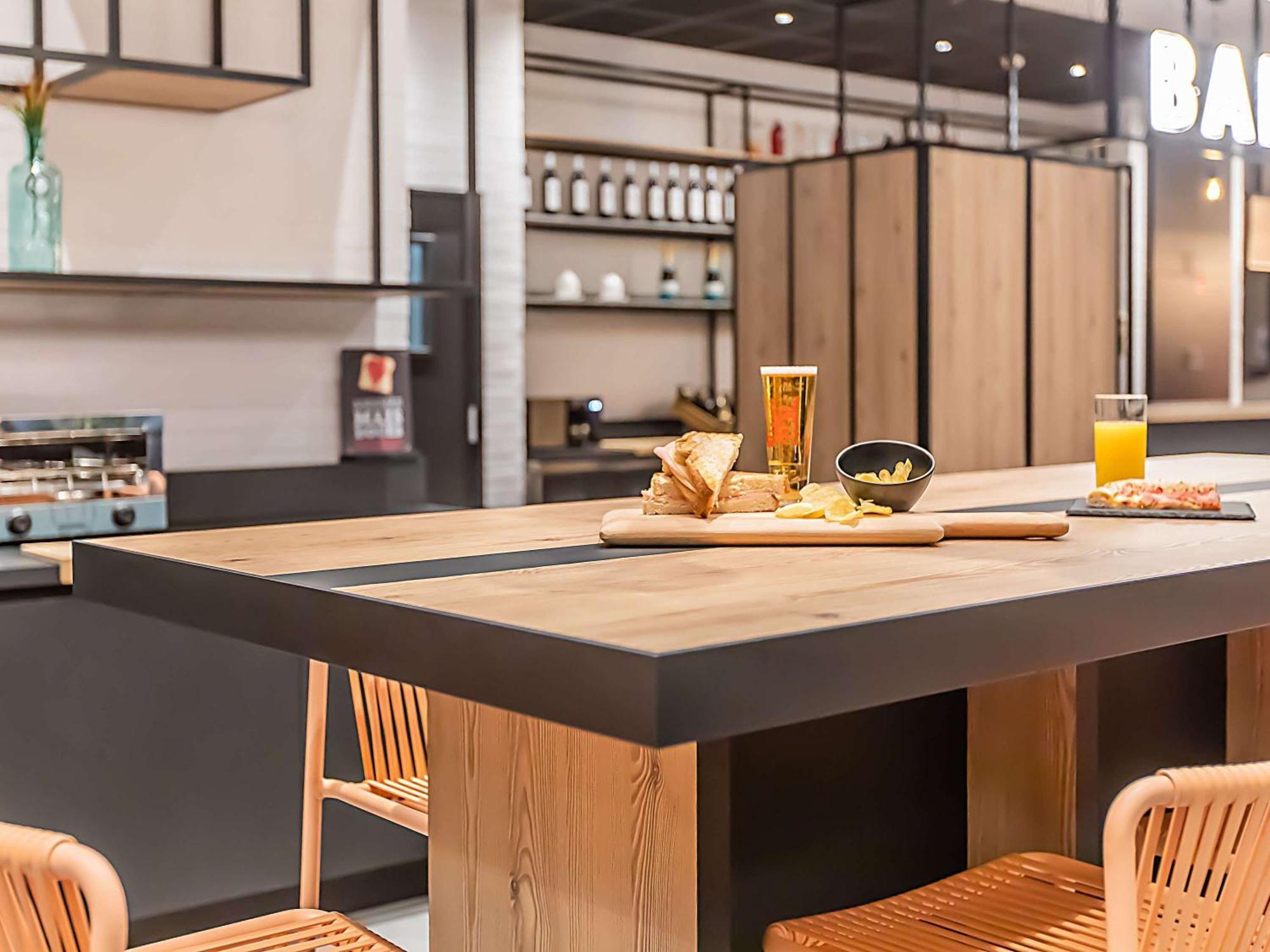 Hotel ibis Braganca Bagian luar foto