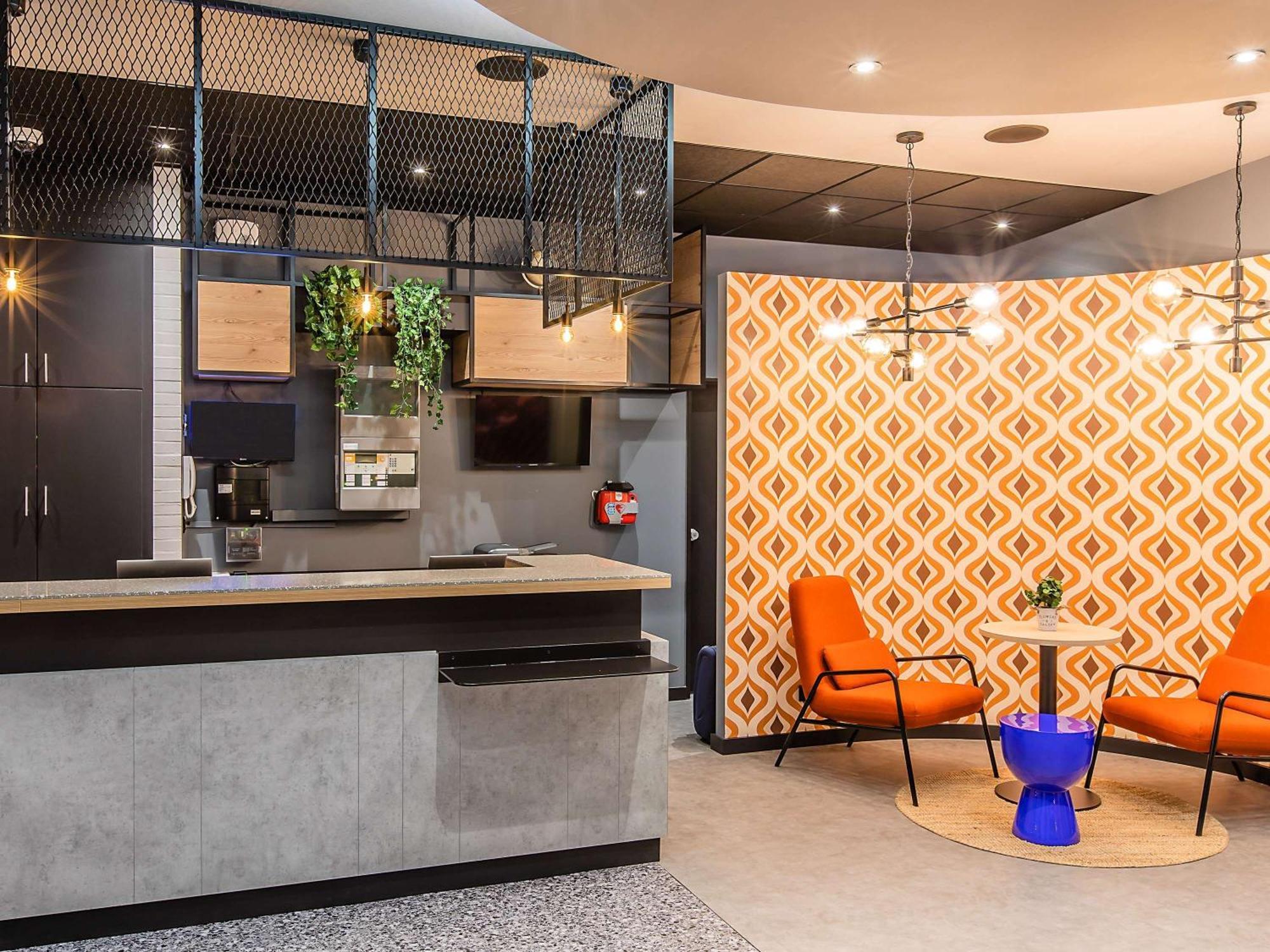 Hotel ibis Braganca Bagian luar foto